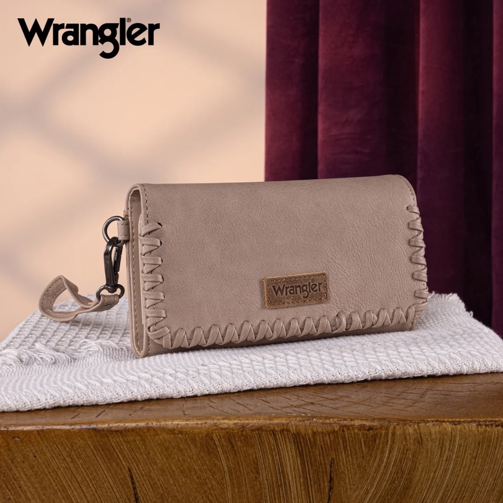 Wrangler Whipstitch Wristlet Wallet Khaki